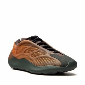🧡 Yeezy 700 V3 “Copper Fade” Men’s Size 6.5 / Women’s 8–8.5 Adidas